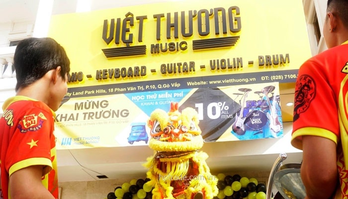thiết bị âm thanh hội trường Việt Hương